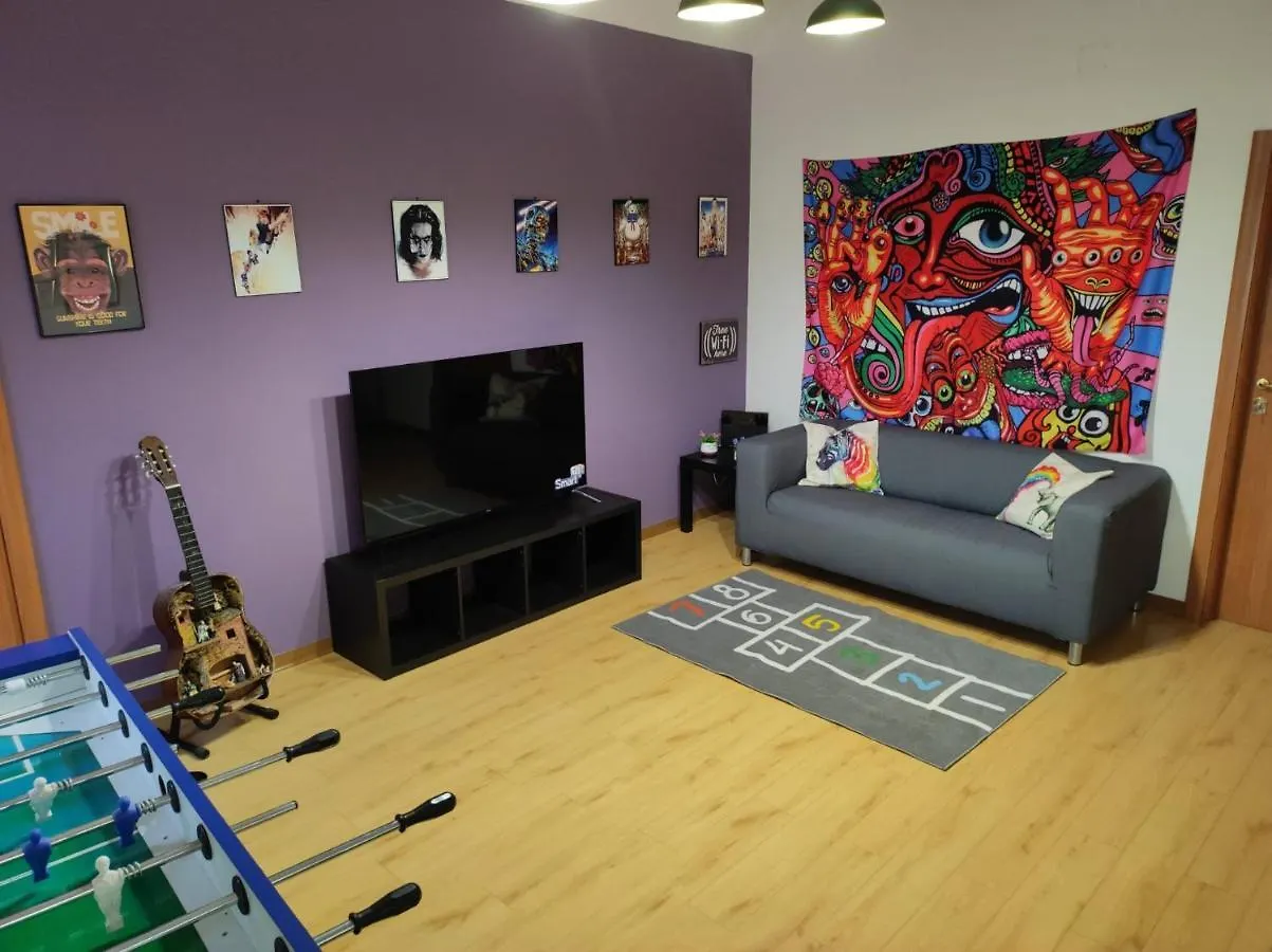 90\'S House location